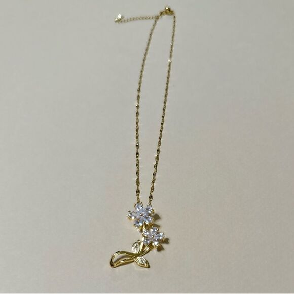 Crystal flower necklace N748 - Picture 3 of 4